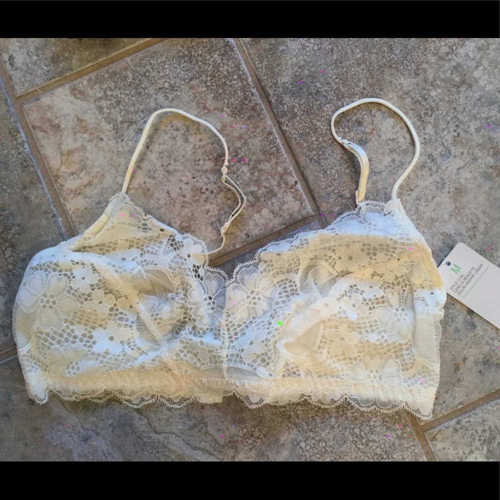 BNWT Honeydew cream bralette